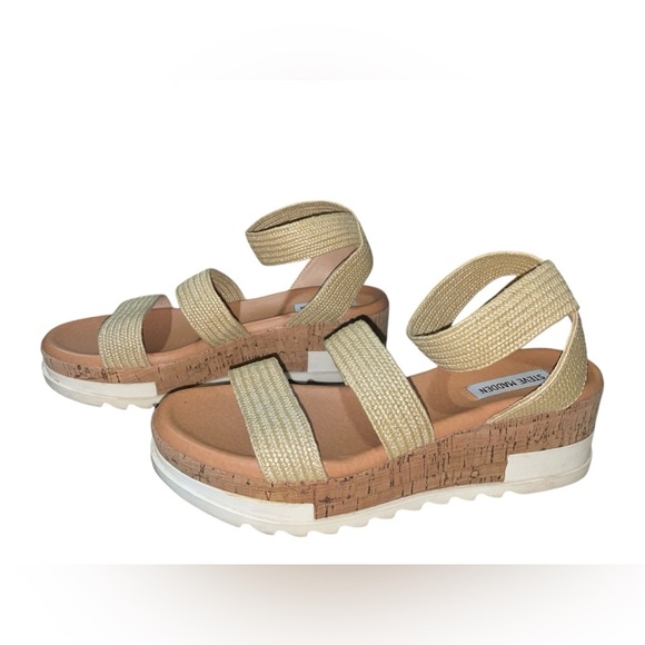 STEVE MADDEN Platform Sandals - Picture 2 of 4